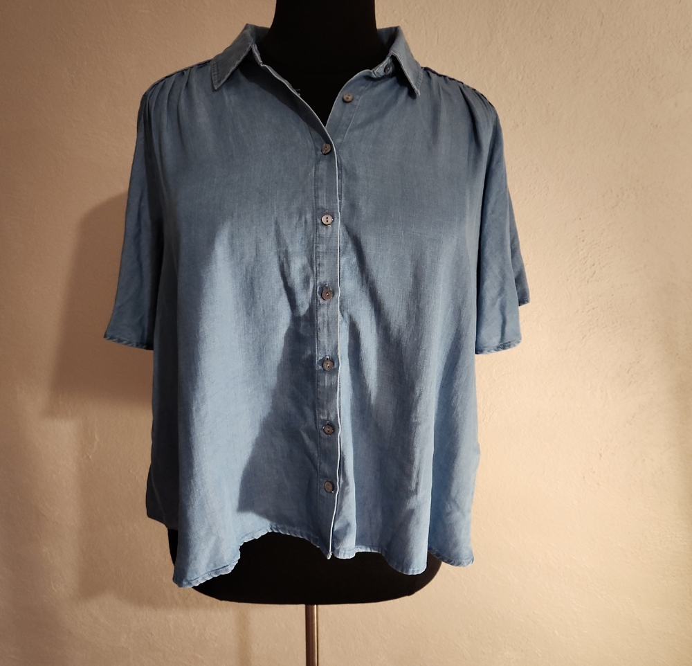 Liverpool Women's 2X Light Blue Button-Front Chambray Shirt NWT